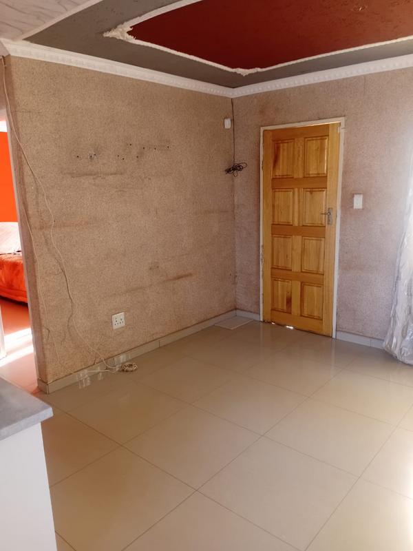 2 Bedroom Property for Sale in Protea Glen Gauteng