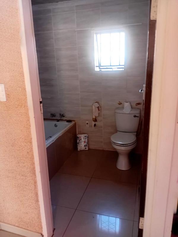 2 Bedroom Property for Sale in Protea Glen Gauteng