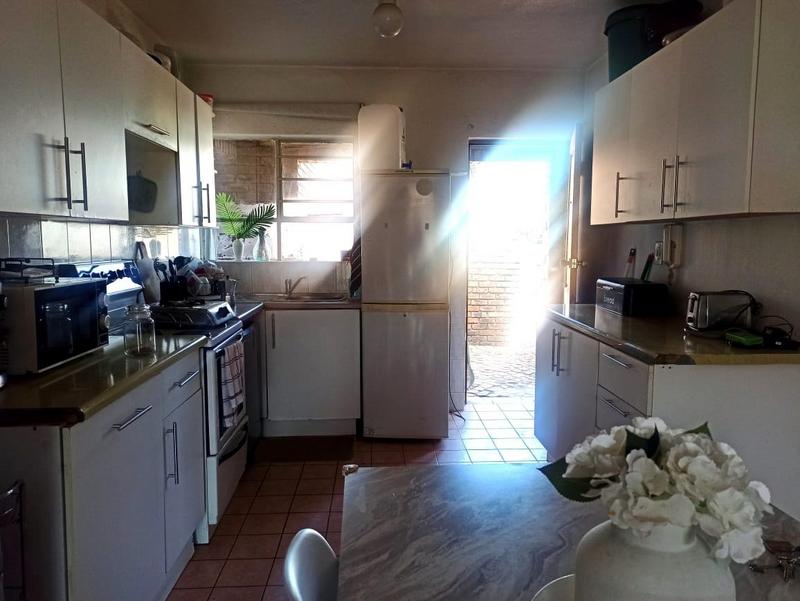2 Bedroom Property for Sale in Suideroord Gauteng