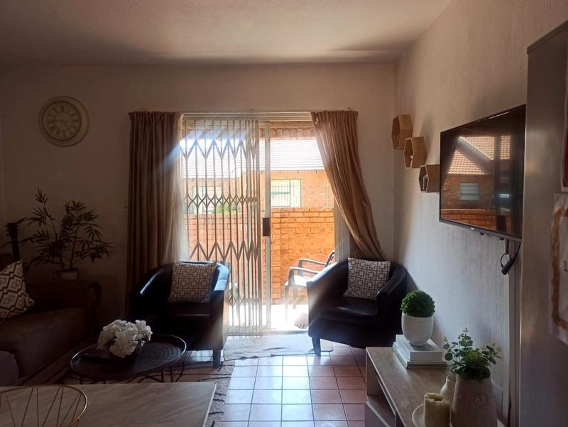 2 Bedroom Property for Sale in Suideroord Gauteng