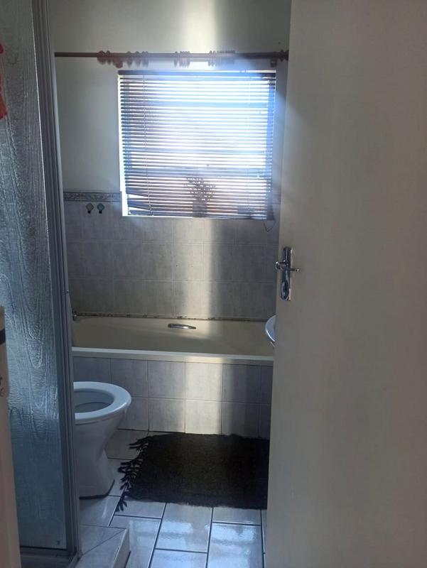 2 Bedroom Property for Sale in Suideroord Gauteng