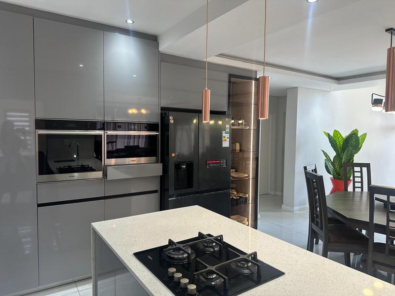 To Let 4 Bedroom Property for Rent in Louwlardia Gauteng