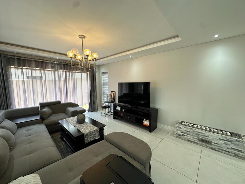 To Let 4 Bedroom Property for Rent in Louwlardia Gauteng