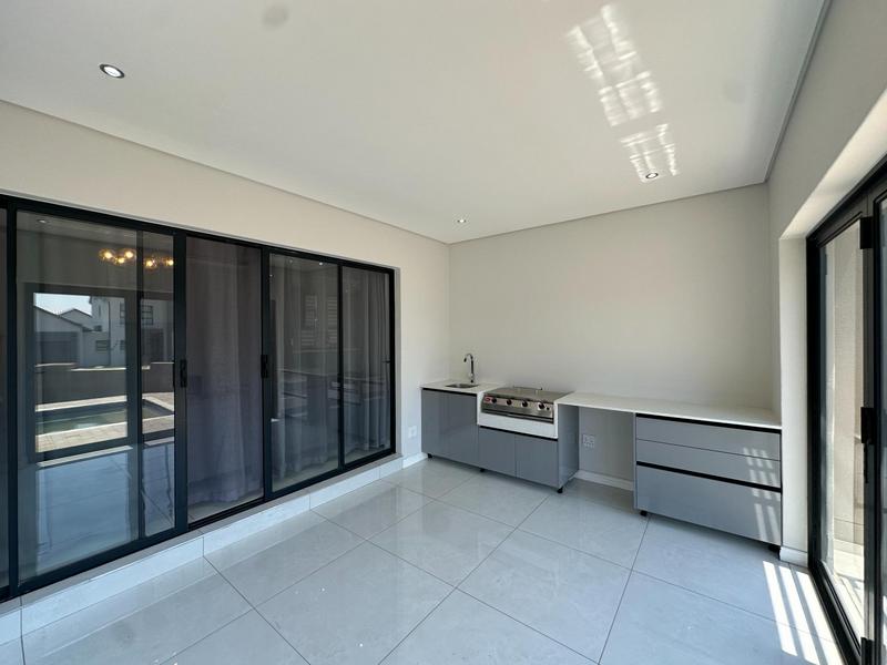 To Let 4 Bedroom Property for Rent in Louwlardia Gauteng