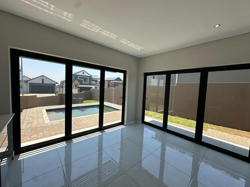 To Let 4 Bedroom Property for Rent in Louwlardia Gauteng