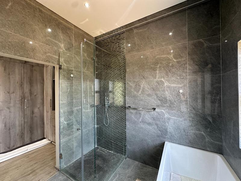 To Let 4 Bedroom Property for Rent in Louwlardia Gauteng