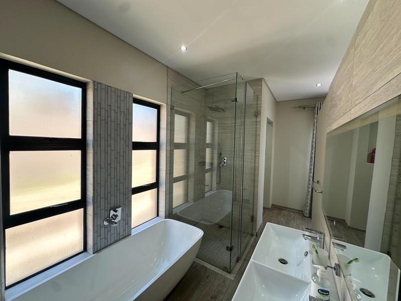 To Let 4 Bedroom Property for Rent in Louwlardia Gauteng