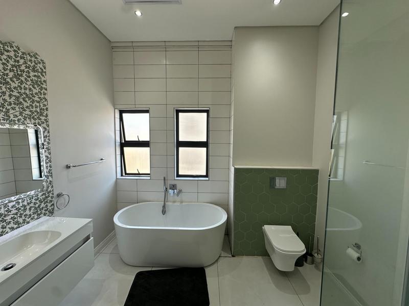 To Let 4 Bedroom Property for Rent in Louwlardia Gauteng