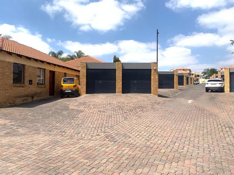 2 Bedroom Property for Sale in Halfway Gardens Gauteng