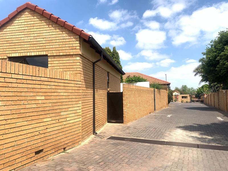 2 Bedroom Property for Sale in Halfway Gardens Gauteng