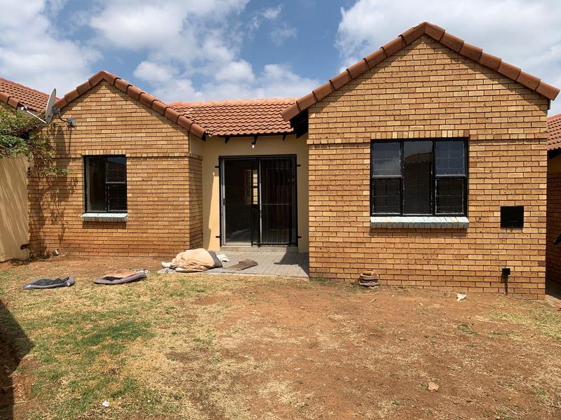 2 Bedroom Property for Sale in Halfway Gardens Gauteng