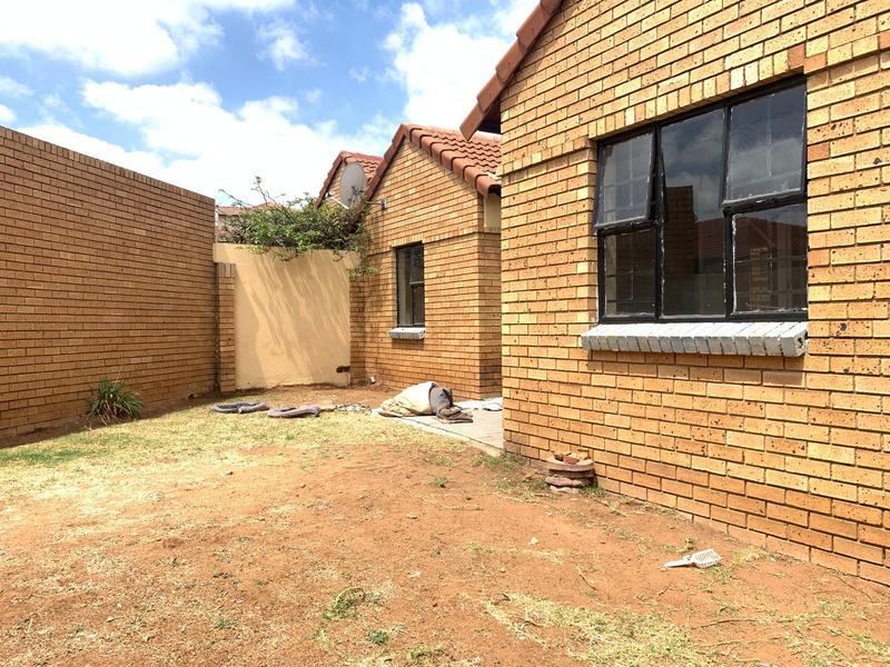 2 Bedroom Property for Sale in Halfway Gardens Gauteng