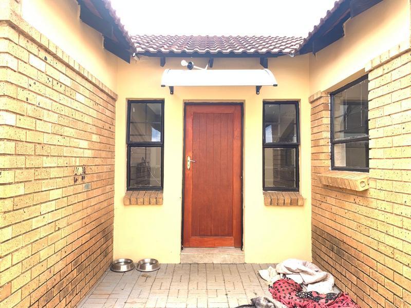 2 Bedroom Property for Sale in Halfway Gardens Gauteng