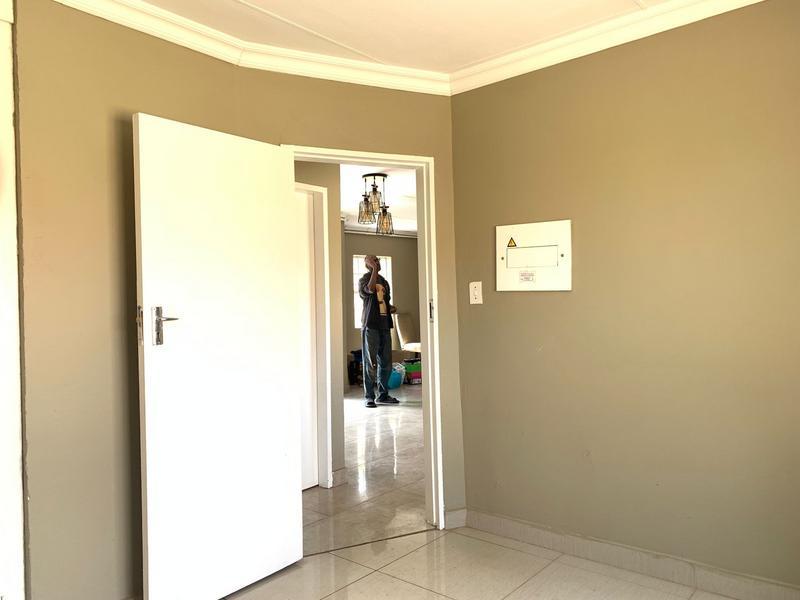2 Bedroom Property for Sale in Halfway Gardens Gauteng