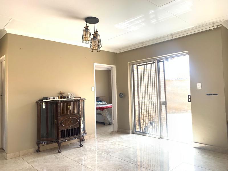 2 Bedroom Property for Sale in Halfway Gardens Gauteng