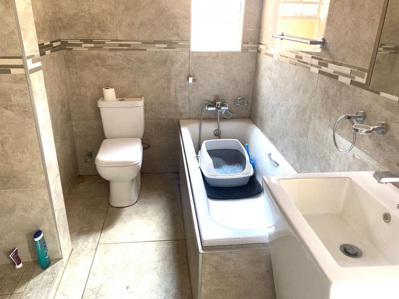 2 Bedroom Property for Sale in Halfway Gardens Gauteng