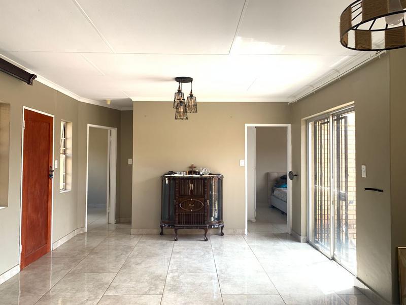 2 Bedroom Property for Sale in Halfway Gardens Gauteng