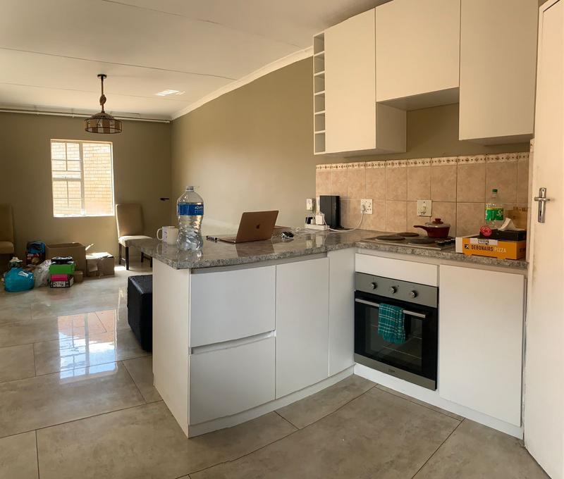 2 Bedroom Property for Sale in Halfway Gardens Gauteng
