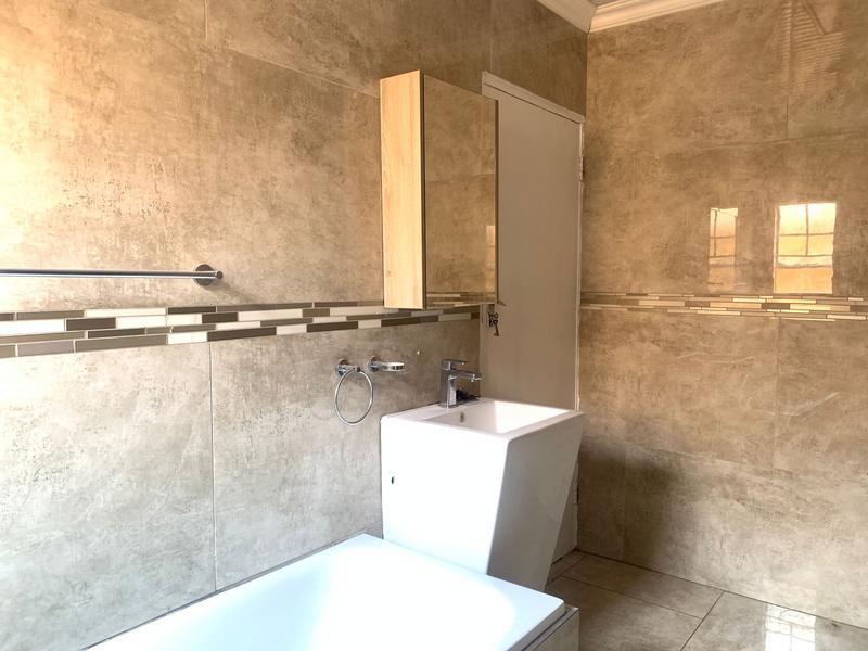 2 Bedroom Property for Sale in Halfway Gardens Gauteng