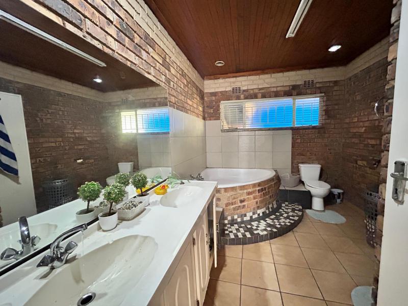 5 Bedroom Property for Sale in Brakpan Gauteng