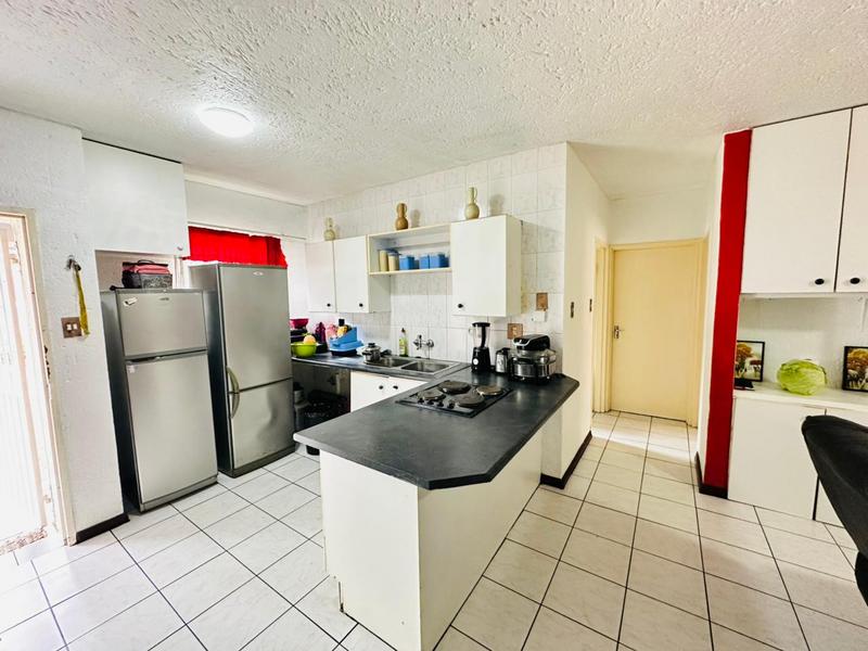 2 Bedroom Property for Sale in Wychwood Gauteng