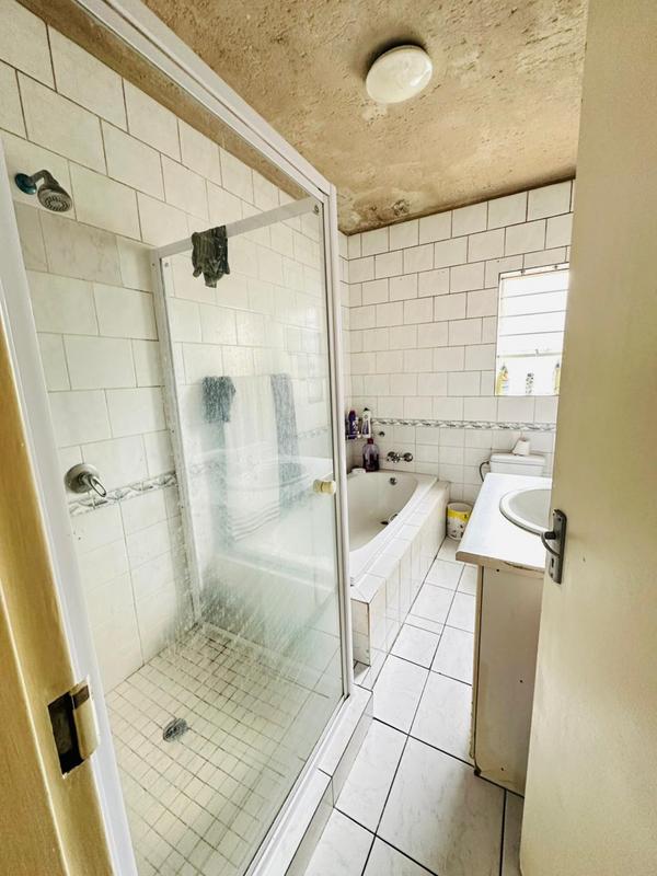 2 Bedroom Property for Sale in Wychwood Gauteng