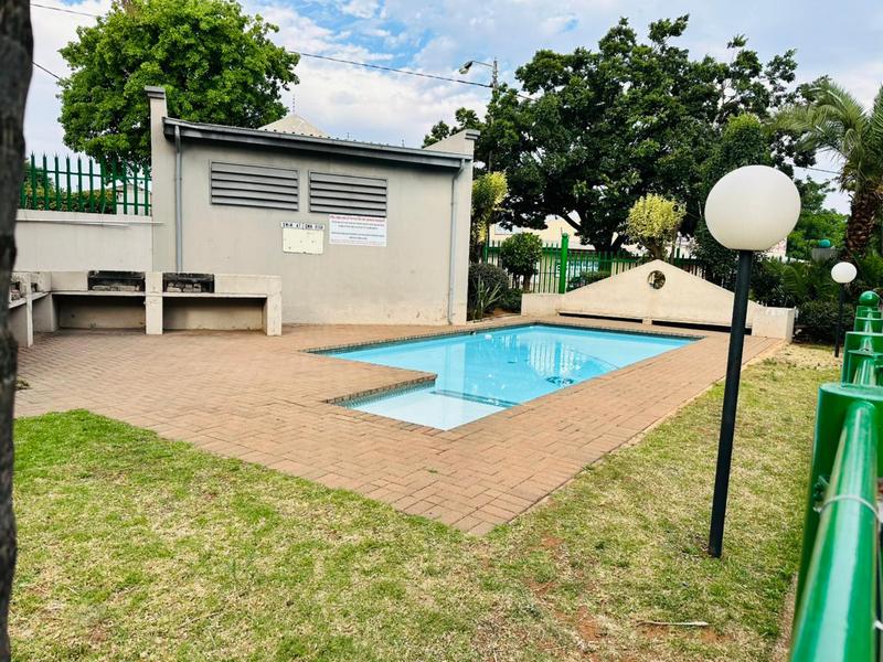 2 Bedroom Property for Sale in Wychwood Gauteng