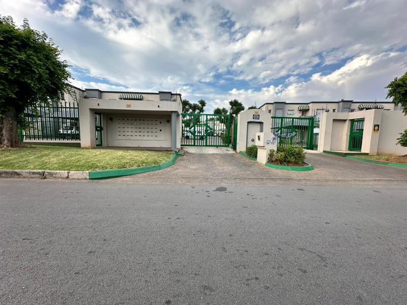 2 Bedroom Property for Sale in Wychwood Gauteng