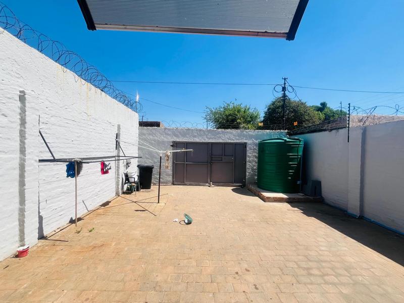 14 Bedroom Property for Sale in Brixton Gauteng