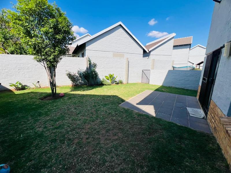 3 Bedroom Property for Sale in Halfway Gardens Gauteng