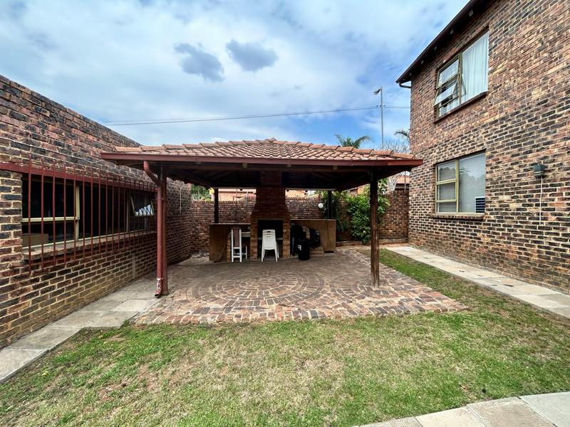 3 Bedroom Property for Sale in North Riding Gauteng