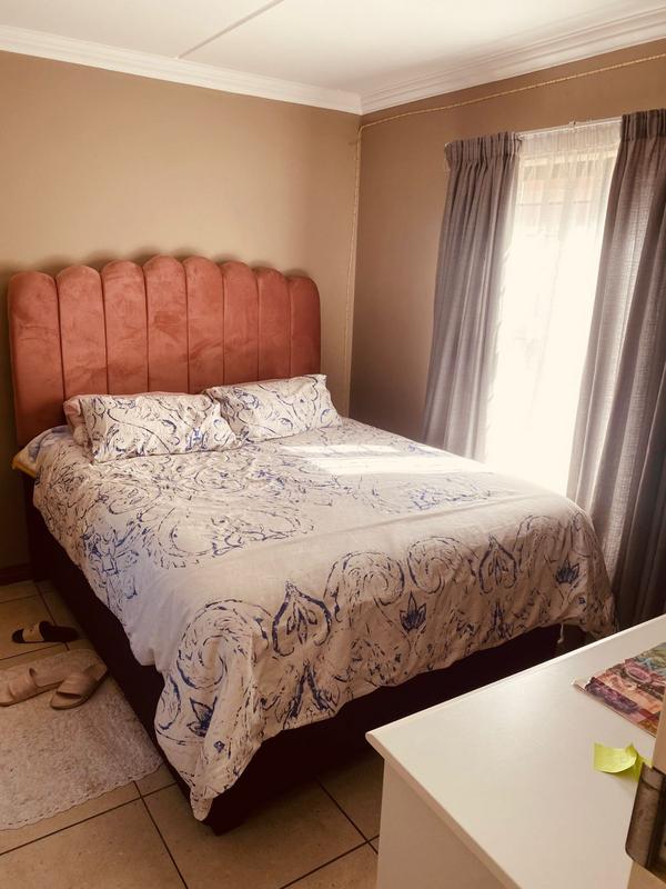 To Let 2 Bedroom Property for Rent in Amberfield Gauteng