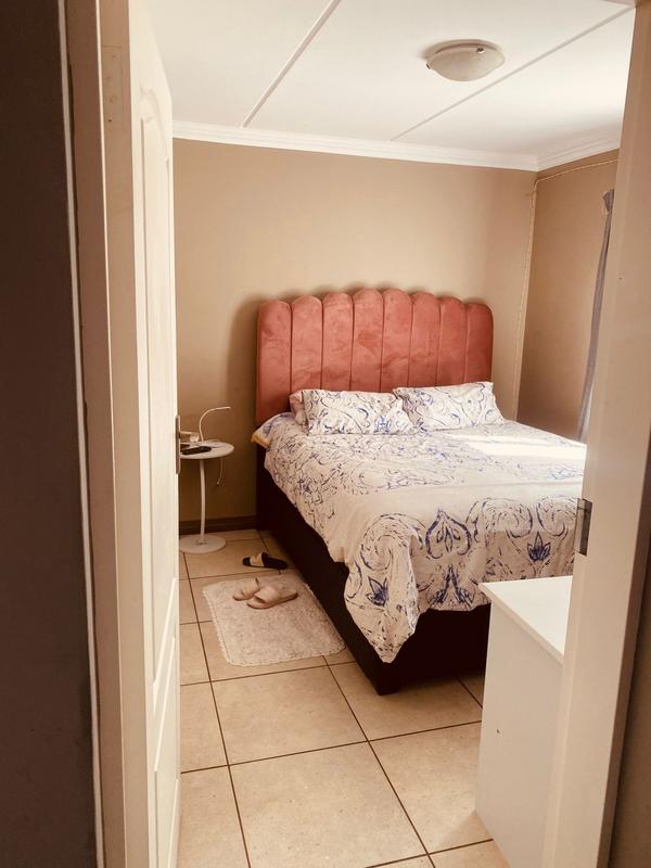 To Let 2 Bedroom Property for Rent in Amberfield Gauteng