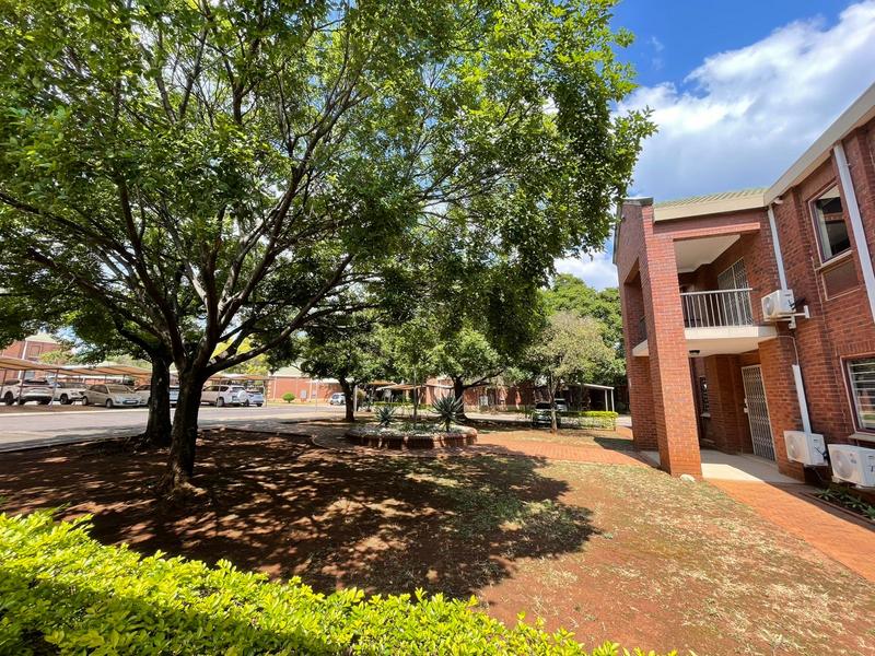 Commercial Property for Sale in Die Hoewes Gauteng