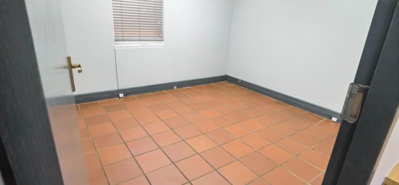 To Let commercial Property for Rent in Die Hoewes Gauteng