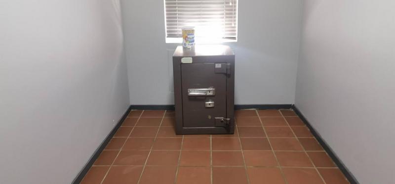 To Let commercial Property for Rent in Die Hoewes Gauteng