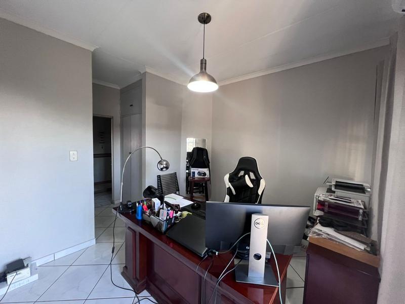 4 Bedroom Property for Sale in Magalieskruin Gauteng