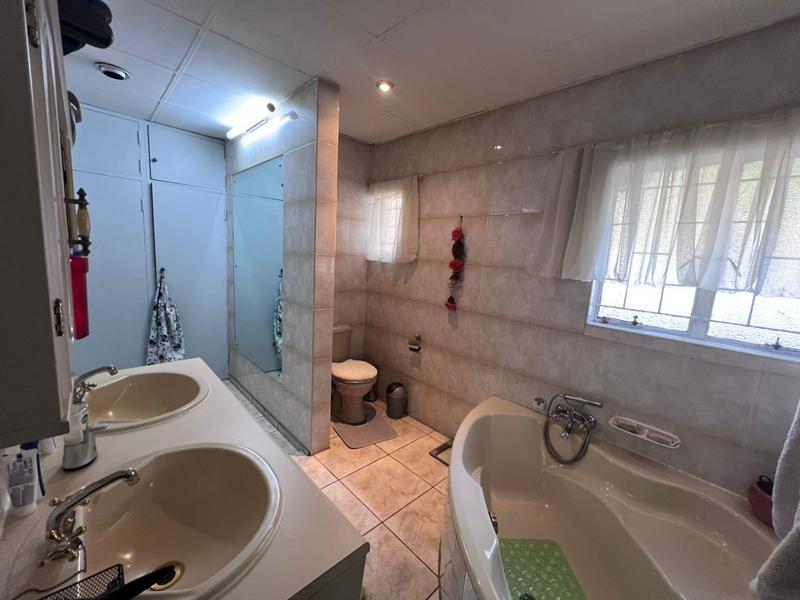 4 Bedroom Property for Sale in Magalieskruin Gauteng