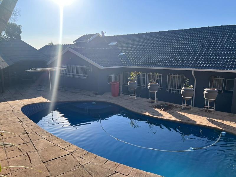 4 Bedroom Property for Sale in Magalieskruin Gauteng