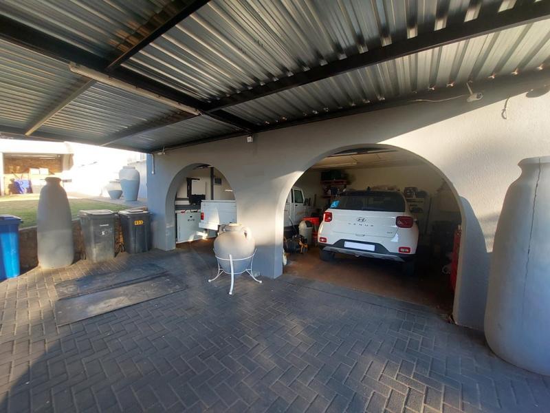 4 Bedroom Property for Sale in Magalieskruin Gauteng