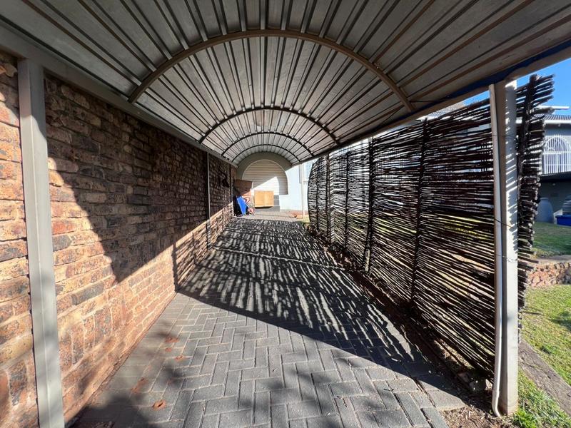 4 Bedroom Property for Sale in Magalieskruin Gauteng