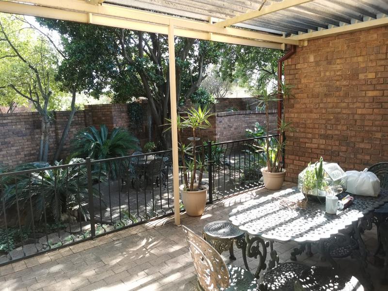 To Let 2 Bedroom Property for Rent in Ashlea Gardens Gauteng