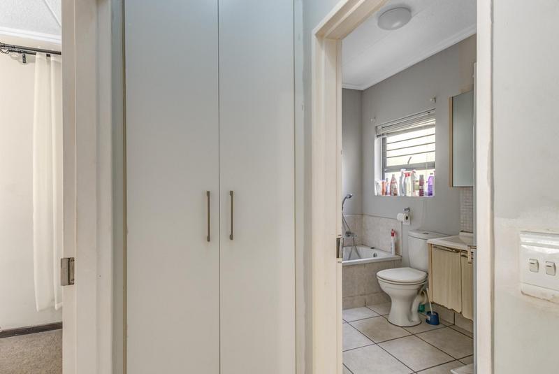 1 Bedroom Property for Sale in Paulshof Gauteng