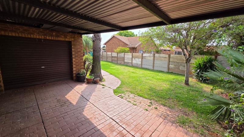 2 Bedroom Property for Sale in Doornpoort Gauteng