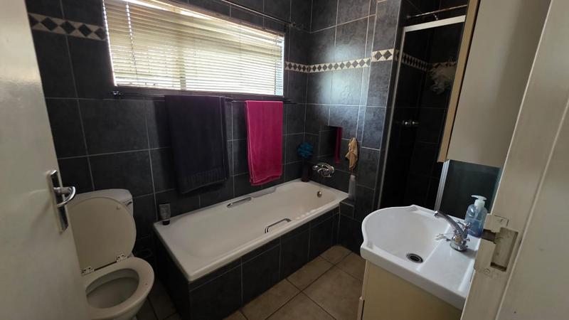 2 Bedroom Property for Sale in Doornpoort Gauteng