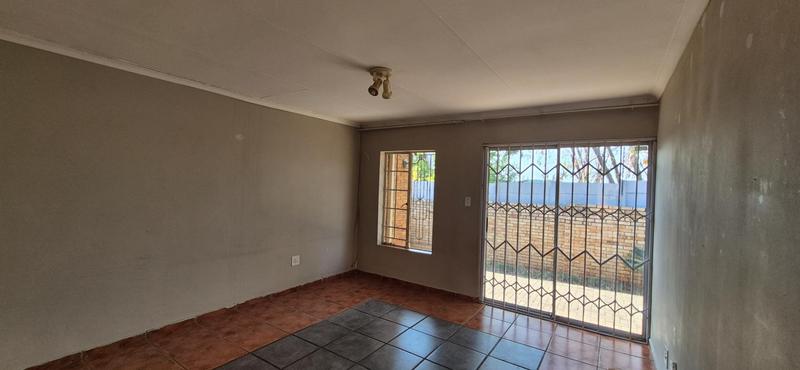 To Let 2 Bedroom Property for Rent in Eldoraigne Gauteng
