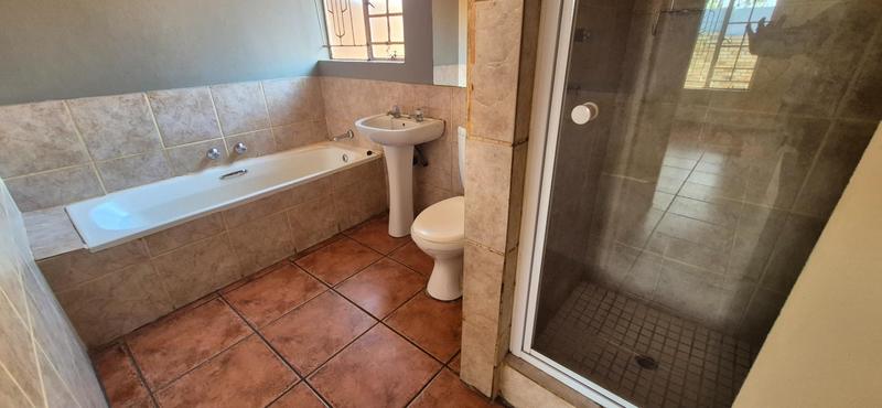 To Let 2 Bedroom Property for Rent in Eldoraigne Gauteng