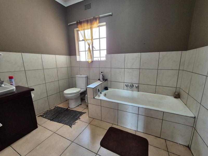 3 Bedroom Property for Sale in Brackendowns Gauteng