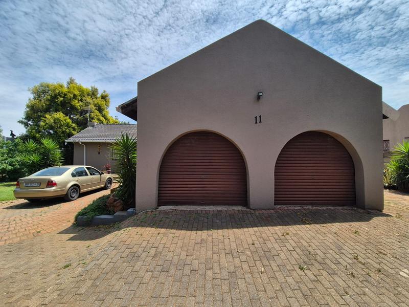 3 Bedroom Property for Sale in Brackendowns Gauteng