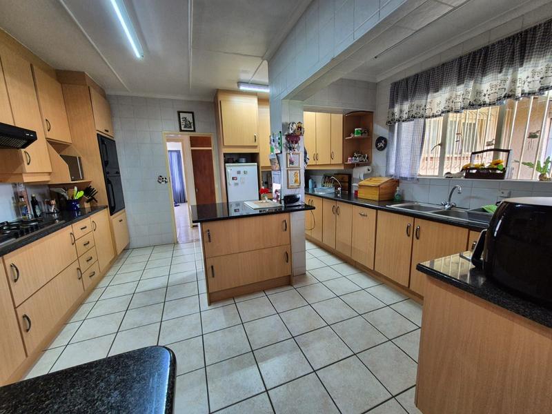 4 Bedroom Property for Sale in Brackenhurst Gauteng
